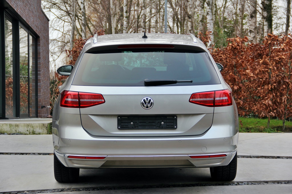 Volkswagen Passat Variant 1.6 TDI DSG Highline
