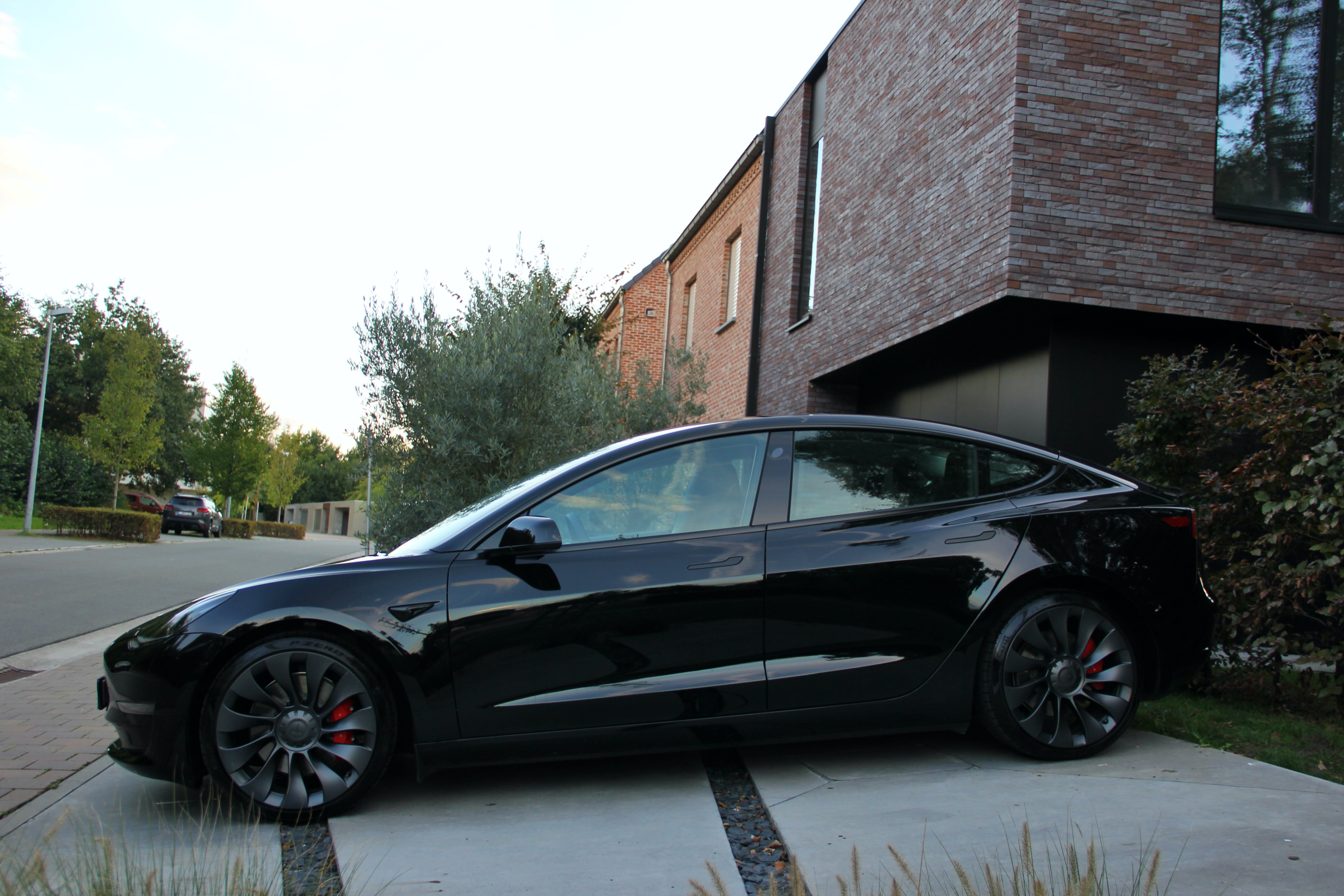 Tesla Model 3 Performance Dual-Motor All-wheel-drive